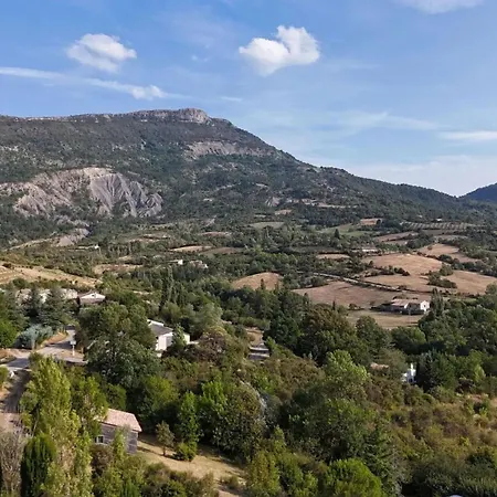 Maison Charmante A Avec Piscine Partagee La Roche-sur-le-Buis